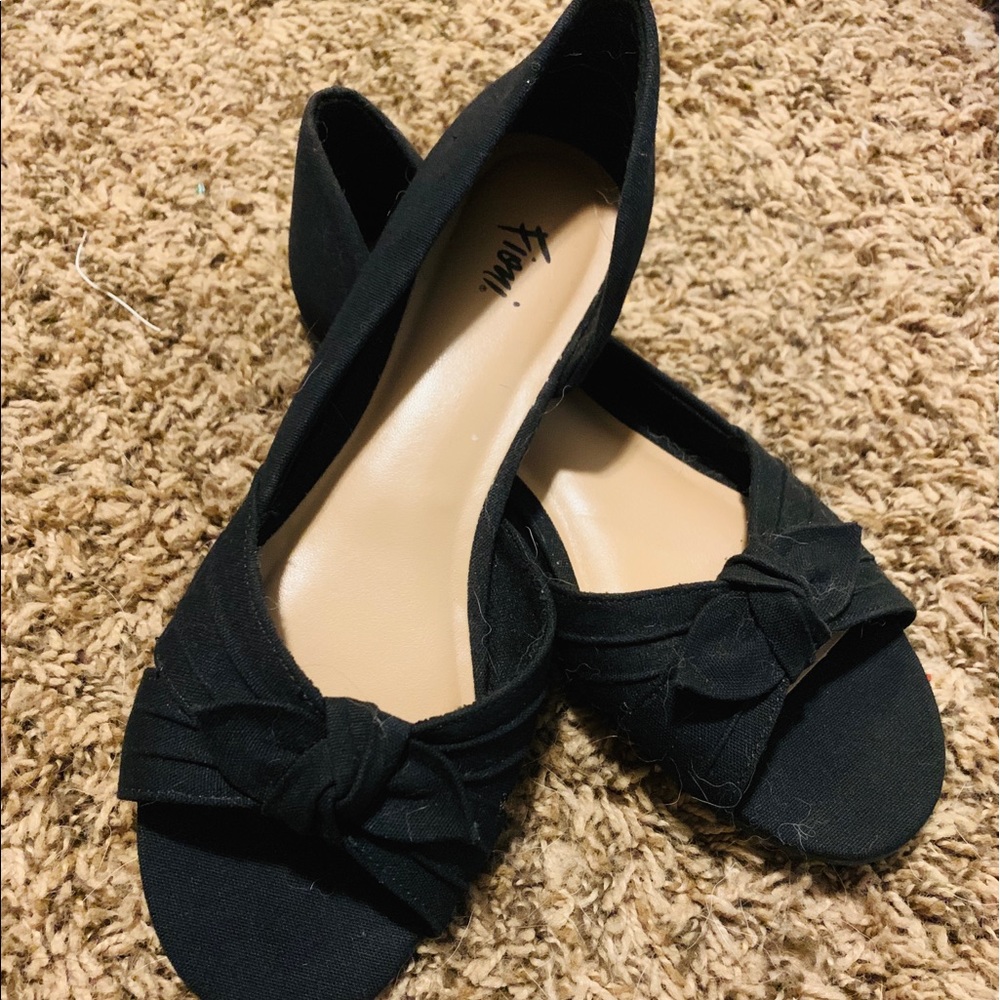 Fancy black sandals
